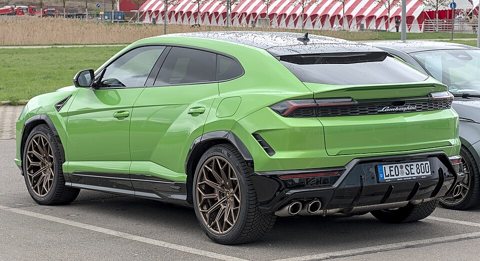 A Lamborghini Urus